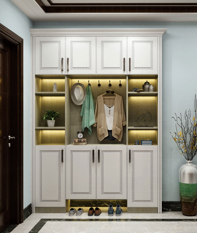 春季裝修的業主,雖然延誤了裝修進程,但也給我們充足的時間去審視和思考自己究竟想要什么樣的家。裝修的各項開銷就像無底洞,面對市面上各式各樣的裝修公司和材料,一不留神就容易花冤枉錢。所以,裝修前一定要考慮一些問題,這篇裝修問題匯總可以了解一下。 提前做好裝修預算 合理的預算主要包括硬裝費用,人工費、材料費、設計費等等。只有提前做好預算分配,明確哪些可以節省,哪些不能,這樣才會做到心里有數。 確定家庭裝修風格 對于第一次裝修的業主來說,面對新中式、歐式、現代簡約等眾多裝修風格,很容易眼花繚亂,看來看去,直到最后也不知道究竟選擇哪種裝修風格。 其實選擇裝修風格,適合是最重要的。建議大家,在確定裝修風格之前,最好在網上多看一些參考案例,了解各種不同裝修風格之間的區別,然后再挑選自己最喜歡的那種風格。 選擇合適的裝修方式 很多準備裝修的小伙伴常常搞不清清包、半包、全包這3種裝修方式都是什么意思,今天就給大家詳細介紹一下。 清包 清包是指從設計、選材、驗收全部由自己完成,施工隊或者裝修公司只負責實際施工而已,可以理解為,只負責施工,其他的什么都不管。 這種裝修方式最大特點就是省錢,自己采購所有的材料,完全把握裝修材料的質量和裝修費用,但是要耗費大量的精力,所以清包裝修方式比較適合具備有裝修經驗且時間寬裕的人群。 半包 半包則主要指的由裝修公司負責設計+輔材+施工,主材自己購買,雙方聯手裝修房子。這種裝修方式業主可以掌握主材的質量和品牌,同時由裝修公司負責設計和施工,輔料由裝修公司包辦。 不過這種裝修方式相對會比較消耗時間,因為業主經常需要抽出時間監督工地的施工進度,所以這種裝修方式適合對裝修材質和風格有個性化要求的人群。 全包 全包顧名思義,就是由裝修公司進行一條龍服務,業主只需要做甩手掌柜,最大的優點就是省時、省力、省心。有裝修合同在,責任清晰,如果后期出了問題也可直接找裝修公司售后人員,溝通相關處理事宜。 選擇全包的時候一定要注意選擇正規的裝修公司,千萬避免水貓或者熟人施工,這樣才能確保裝修效果能與效果圖一致。全包的裝修方式比較適合預算充足、工作繁忙沒有時間盯工地的人群。 功能需求提前做好 房子是用來住的,所以在裝修前一定提前做好功能需求的規劃,考慮清楚入住的人員和每個人的不同需求。比如如果裝修一套新婚夫婦的婚房,就可以考慮二居室預留一間兒童房,三代同堂可以將二居室利用隔斷改造為三居室。 儲物空間規劃不可忘 儲物空間的規劃不是買幾個柜子或者在墻上打幾個洞就可以解決的,它需要根據不同的區域功能進行劃分。比如玄關的收納規劃,在這個空間除了收納鞋子之外,還需要考慮是否需要承擔更衣或置物的需求等問題。